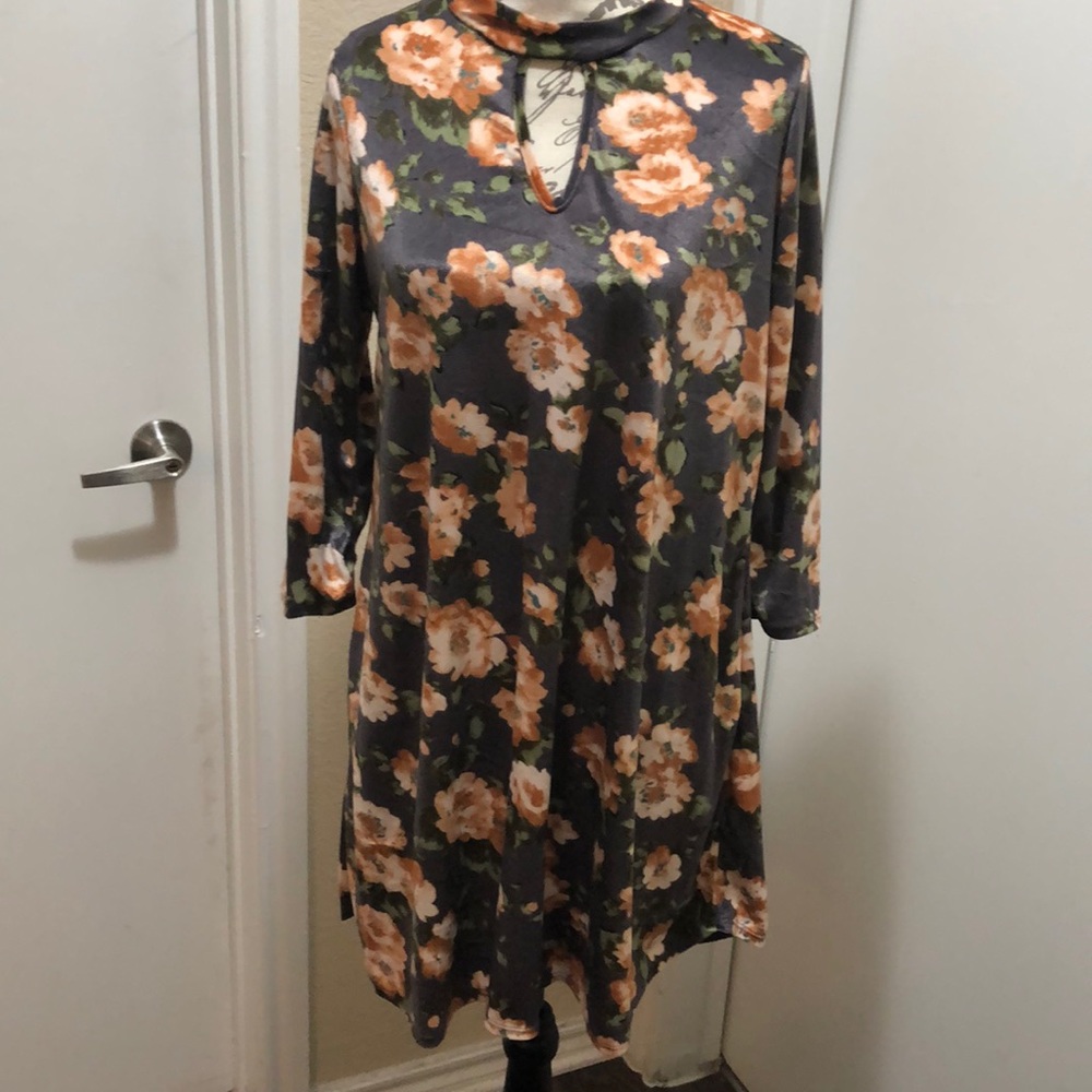 Floral Print Crushed Velvet Sheath Dress